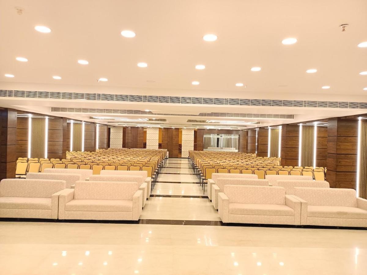 Sri Vishnu Tejam Elite Hotel Narsipatnam Exterior photo